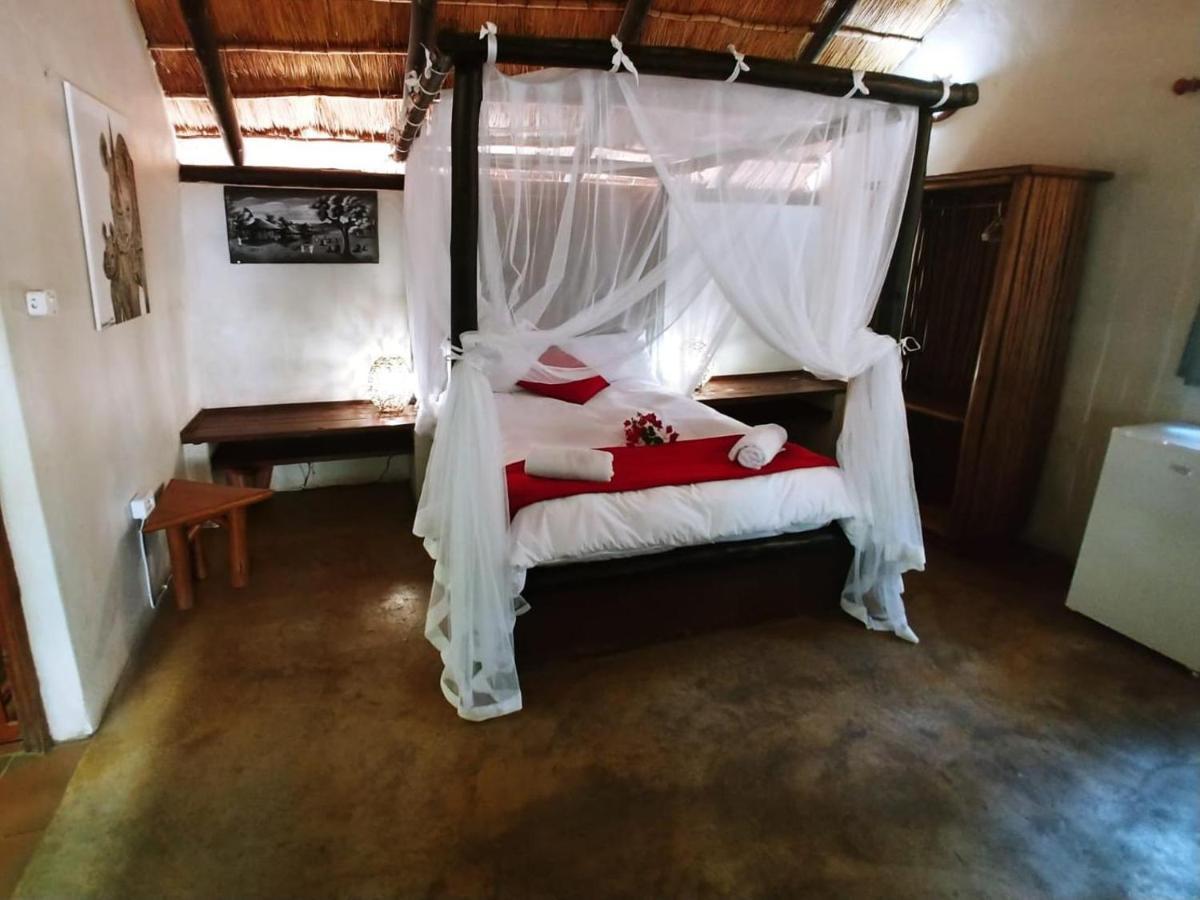 Pumusa Bushcamp フルフルウェ エクステリア 写真